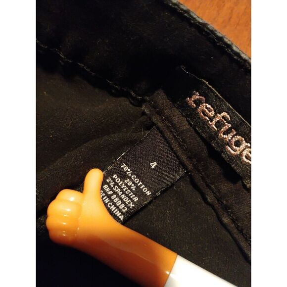 Refuge brand Denim Pants - Size: 4     (1106) - Picture 6 of 6